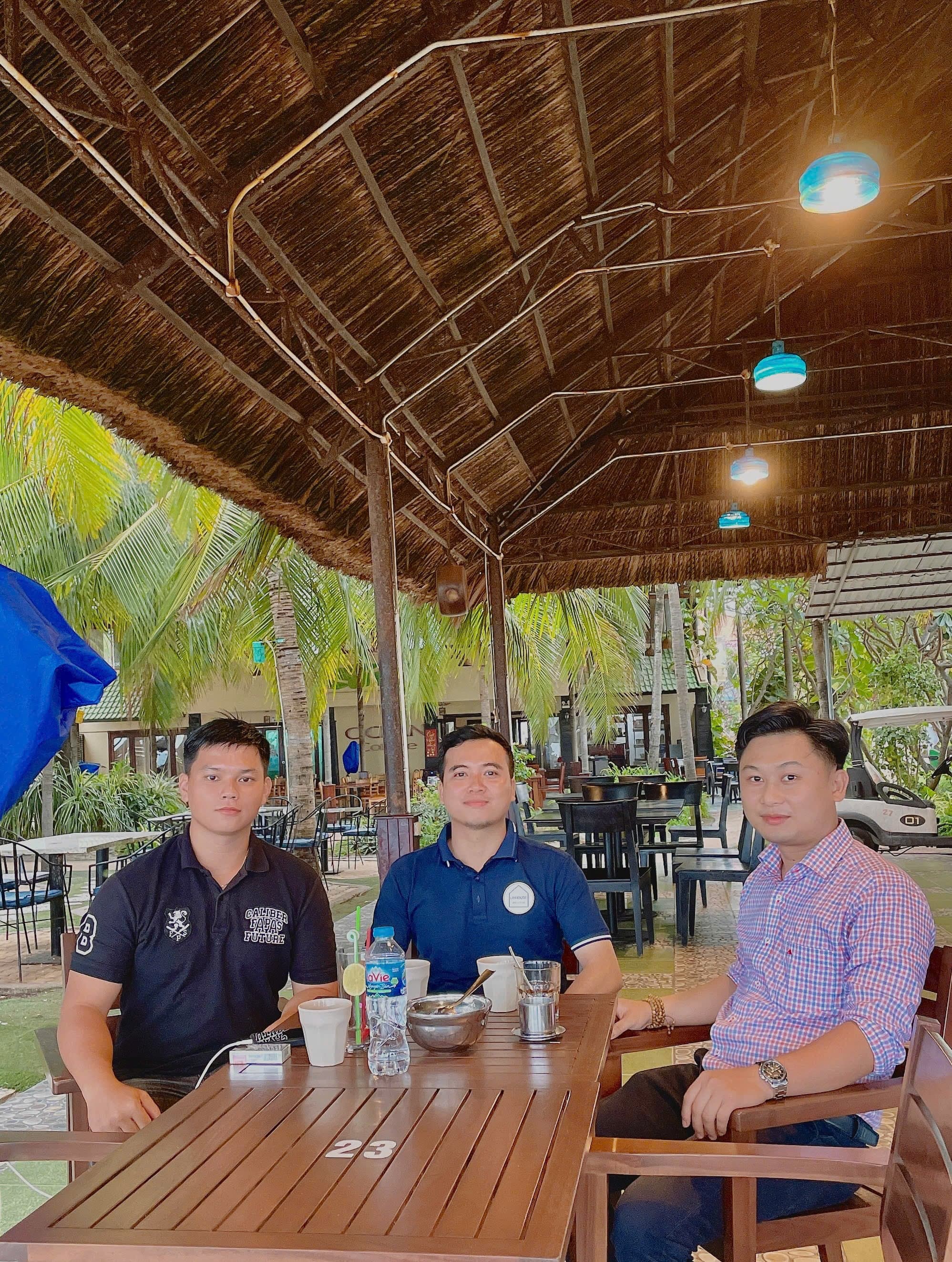 Gặp gỡ đối tác